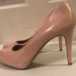 Nude/ light pink heels good condition